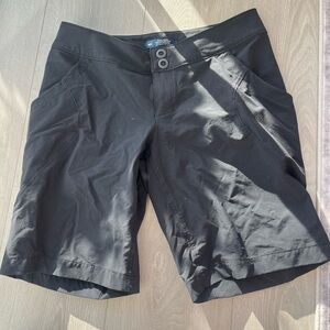 MEC Women's Black Bermudas